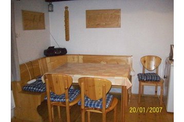 Slovakija Chata Závadka nad Hronom, Eksterjeras